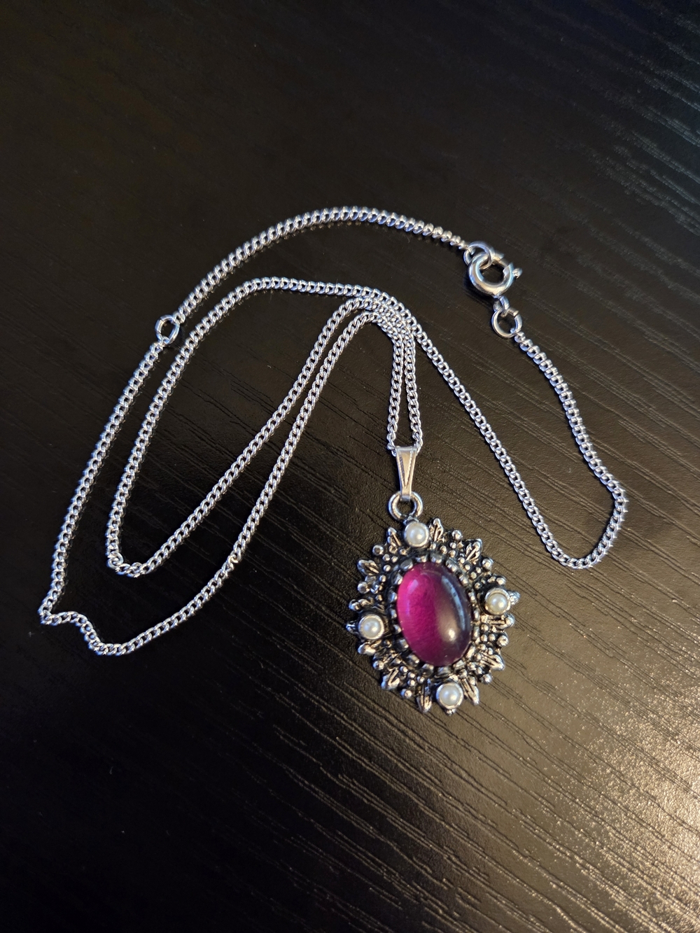 Sarah Coventry Catherine Purple Cabochon Silver Tone 18" Necklace Vintage '70's